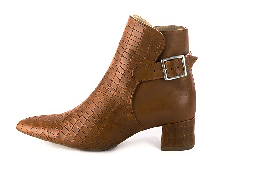 Caramel brown women's ankle boots with buckles at the back. Tapered toe. Low flare heels. Profile view - Florence KOOIJMAN